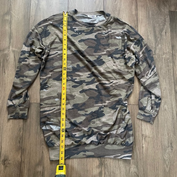 Host Pick 💫 Distress Camo Tunic - Picture 9 of 13